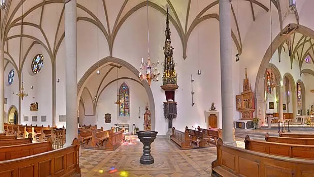 Innenpanorama von St. Nikolaus in Feldkirch