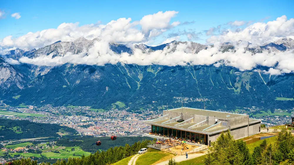 Blick auf die Bergstation am Patscherkofel