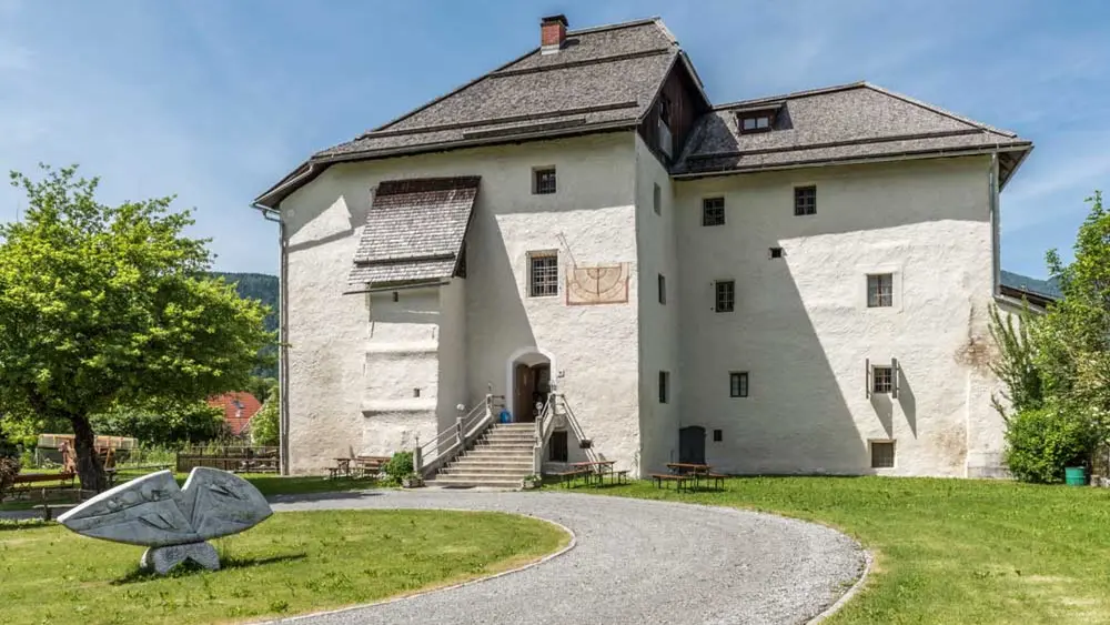 Schloss Möderndorf mit dem Gailtaler Heimatmuseum