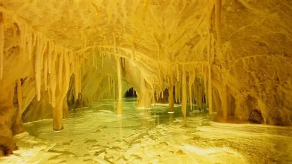 Tropfsteinformation in der Obir-Tropfsteinhöhle Bad Eisenkappel