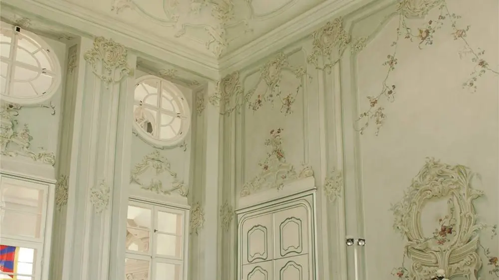 Blick auf das Deckenfresko Allegorie der Zeit und des Lichts im Maulbertschsaal