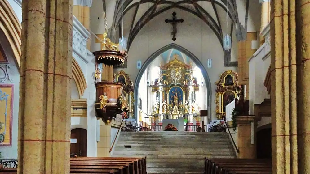 Blick ins Innere der Stiftskirche Eberndorf
