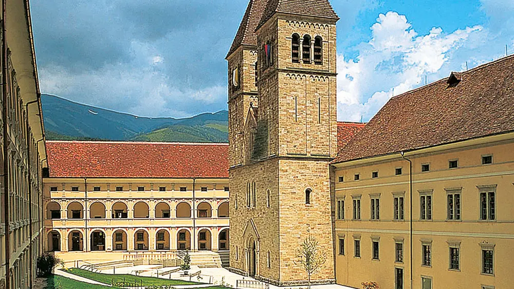 Der Klosterhof auf der Abtei Seckau