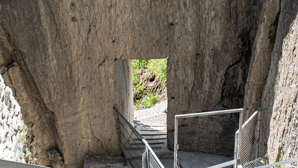 Durchgang in der Schnanner Klamm