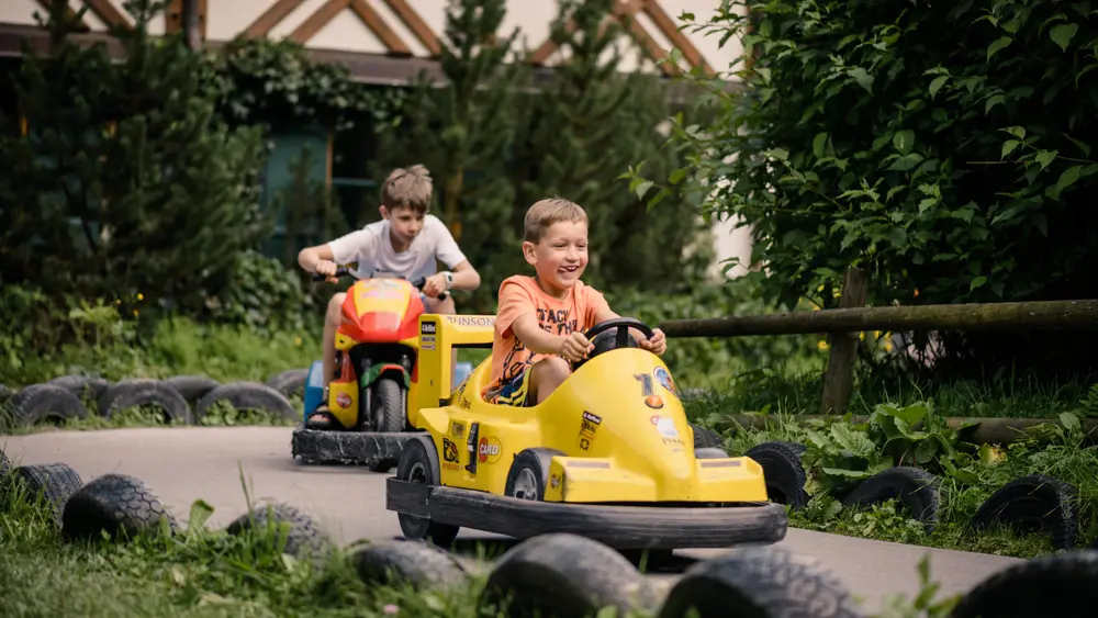Auto-Spielspaß im Wild- & Erlebnispark Ferleiten