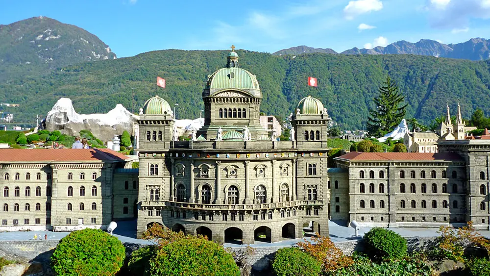 Modell des Berner Bundeshauses im Swissminiatur bei Lugano