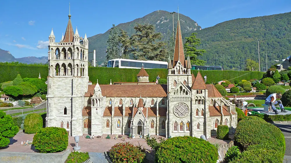 Modell der Lausanner Kathedrale im Swissminiatur bei Lugano