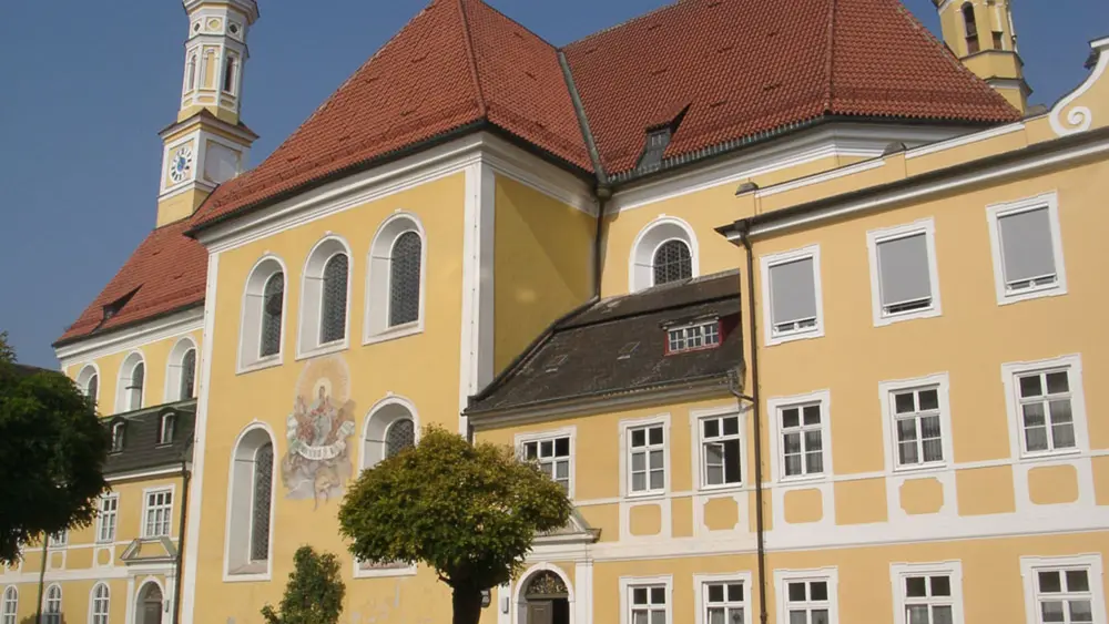 Außenansicht des Klosters Seligenthal in Landshut