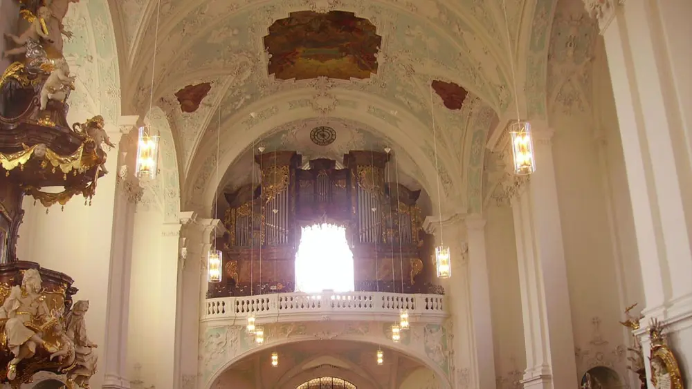 Blick auf die Orgel in der Wallfahrtsbasilika Gößweinstein