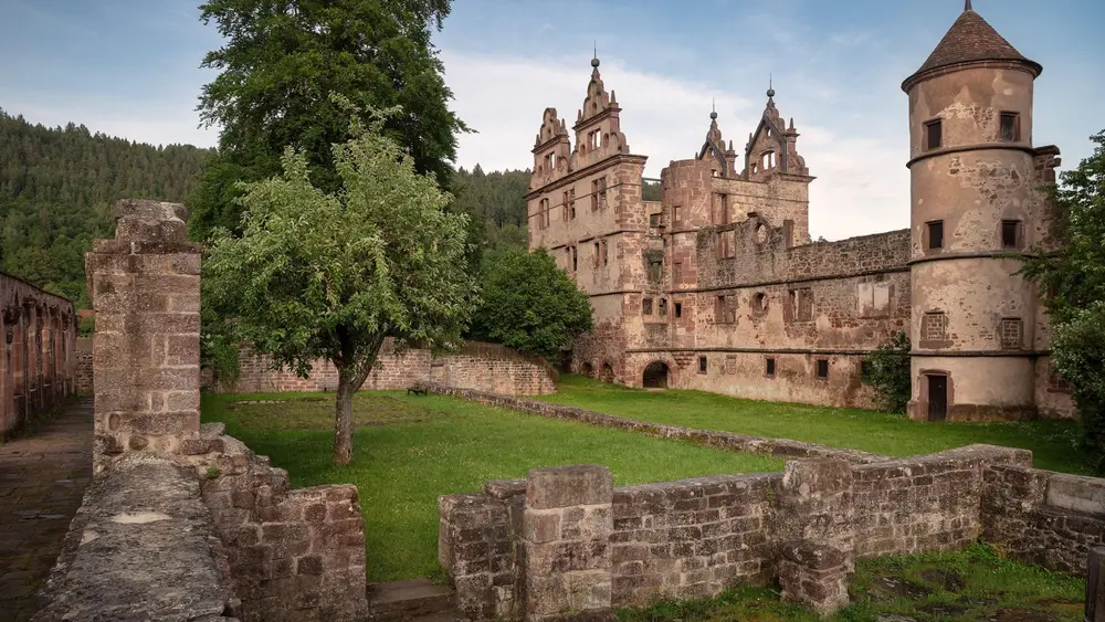 Kloster Hirsau ist eines der berühmtesten Benediktinerklöster im 11. Jahrhundert.