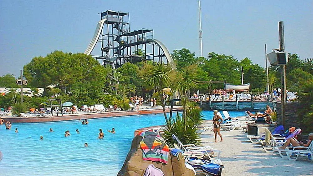 Blick auf den Aquapark der Canevaworld
