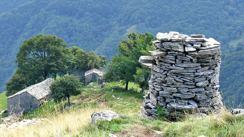 Nevère-Steinplatten auf dem Monte Generoso bei Lugano