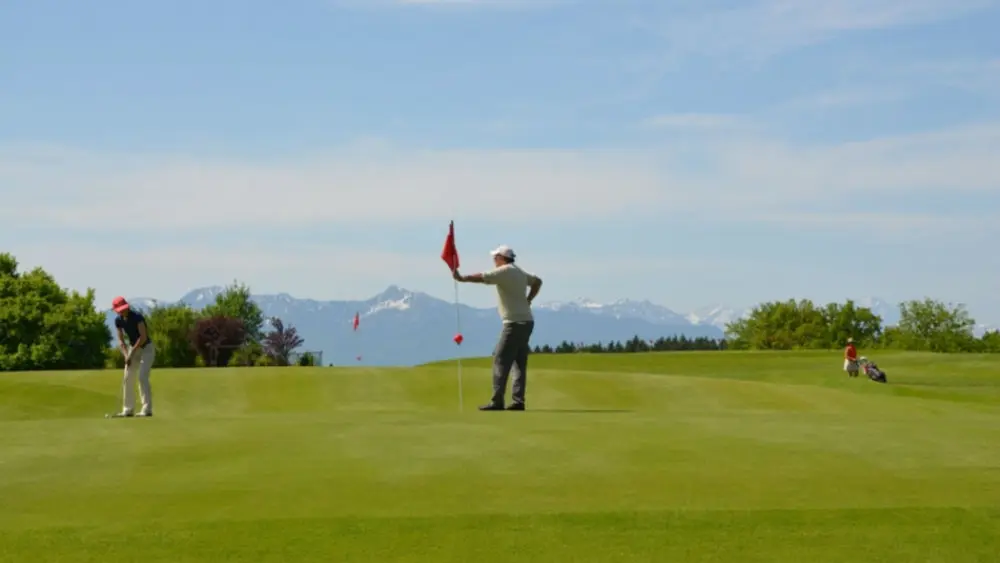 Golfspieler auf dem Golfplatz des Golfclubs Beuerberg