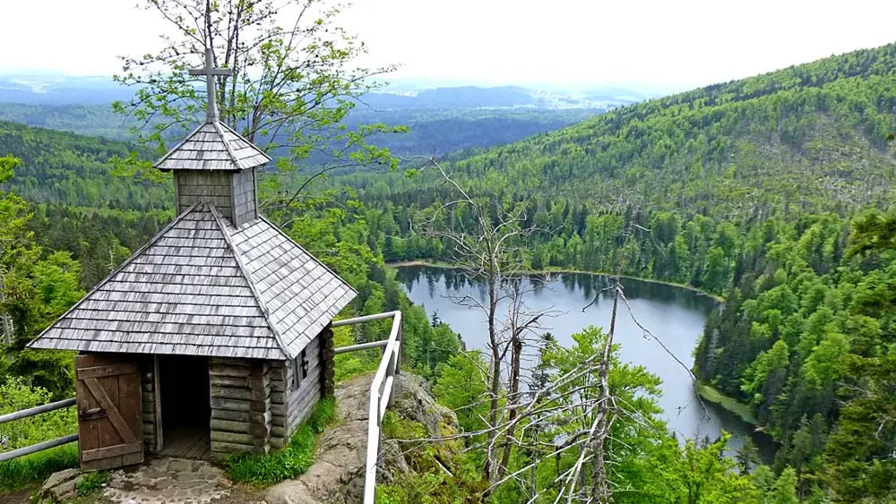 Rachelkapelle oberhalb des Rachelsees