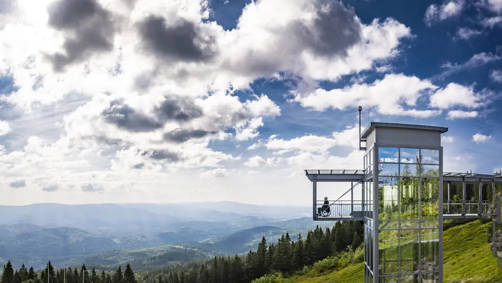 Die Aussichtsplattform am Arber ist barrierefrei erreichbar