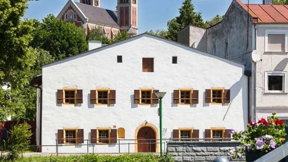 Außenansicht des Museums SPUR in Cham