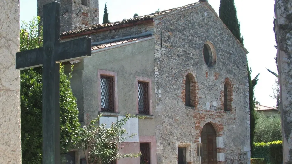 Kirche San Pietro in Mavino am Gardasee