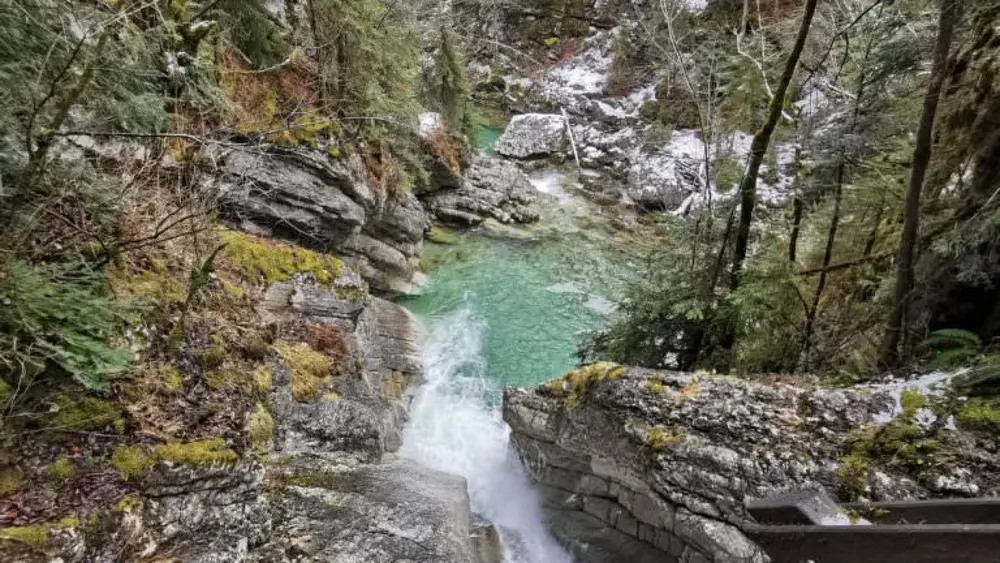 Die Tatzlwurm Wasserfälle im Winter