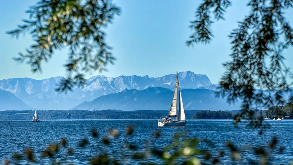 Segelboot auf dem Starnberger See
