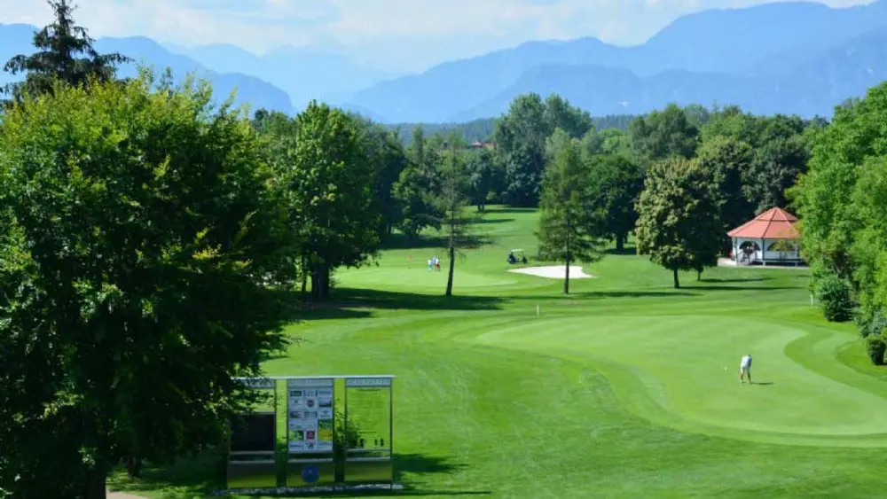 Blick auf die Bahnen im Golfpark Klopeinersee St. Kanzian