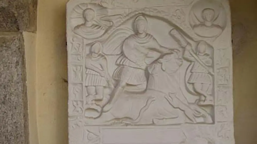 Mithrasstein im Innenhof des Rathauses Sterzing