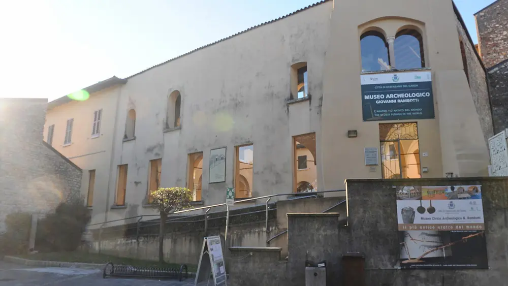 Blick auf das Archäologische Museum Giovanni Rambotti