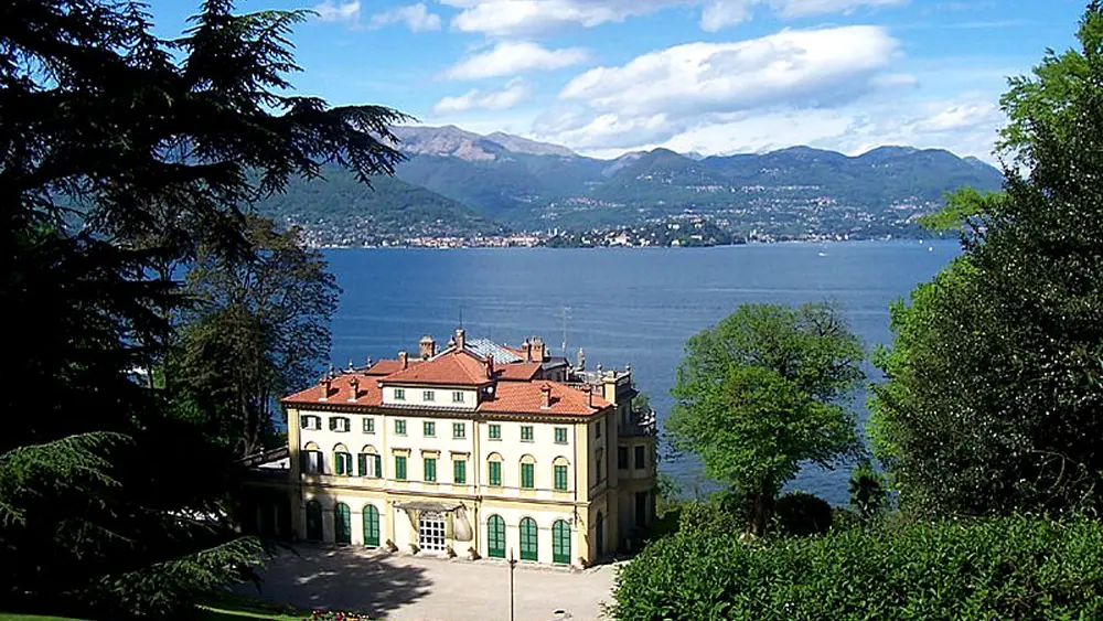 Blick auf die Villa Pallavicino in Stresa am Ufer des Lago Maggiores