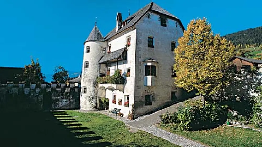 Blick auf Schloss Velthurns in Feldthurns
