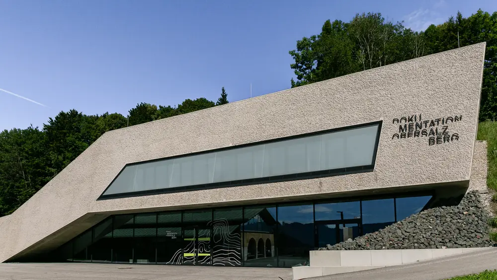 Blick auf das Dokumentationszentrum Obersalzberg