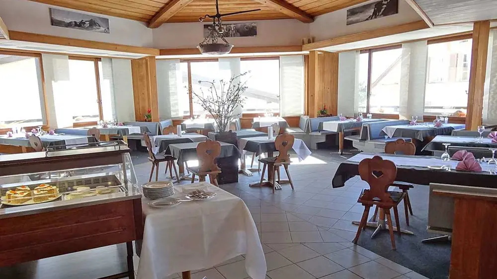 Blick in das Restaurant Gruebi im Hotel Jungfrau Mürren