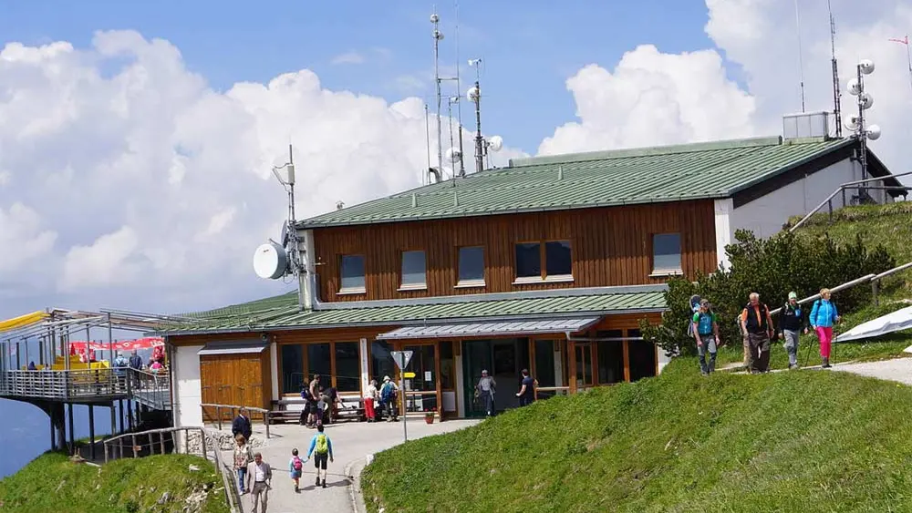 Blick auf die Bergstation der Tegelbergbahn