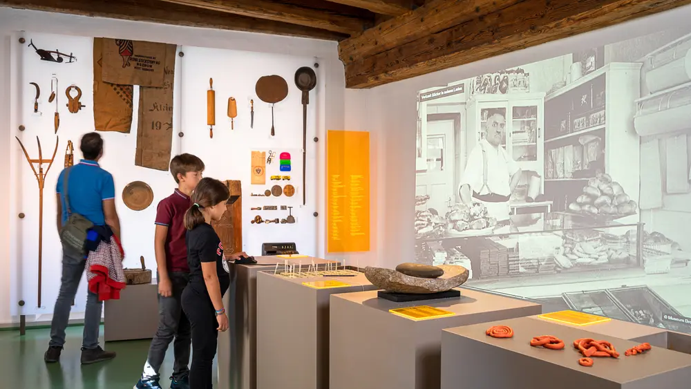 Museum Brot und Kunst, Ulm - 1. OG Tableus-Raum "Brot machen"