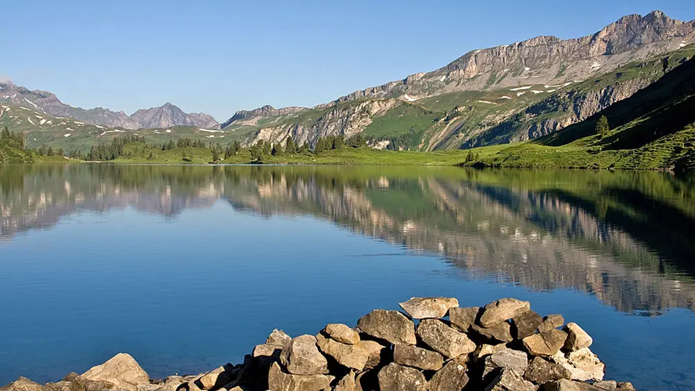 Der Engstlenalpsee ist bei Anglern beliebt.