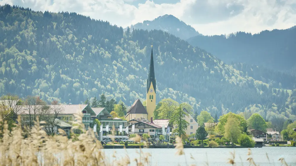 Blick auf den Tegernsee und Rottach-Egern