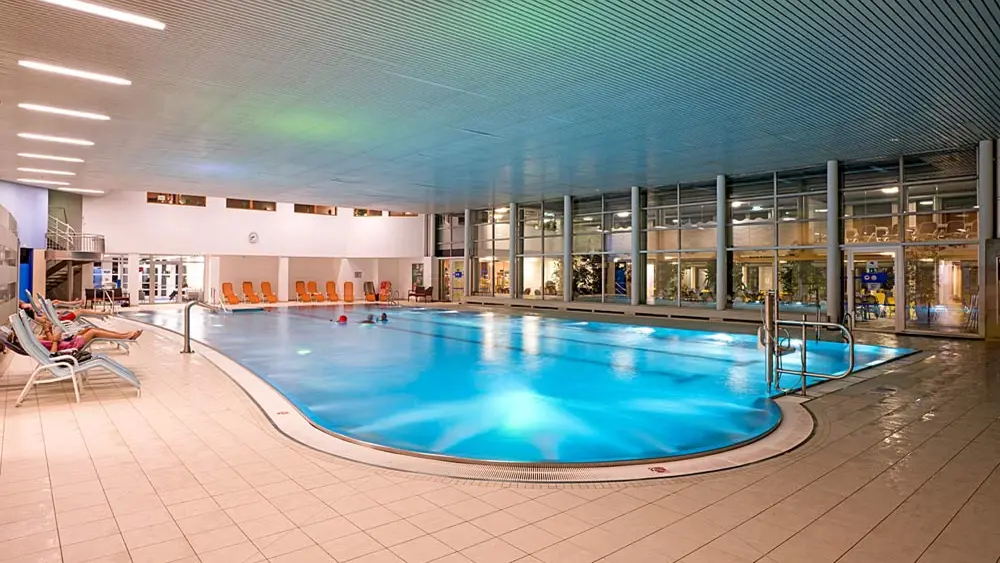 Blick ins Hallenbad Olympisches Dorf in Innsbruck