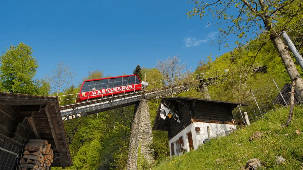 Harderbahn hinauf auf den Harder Kulm