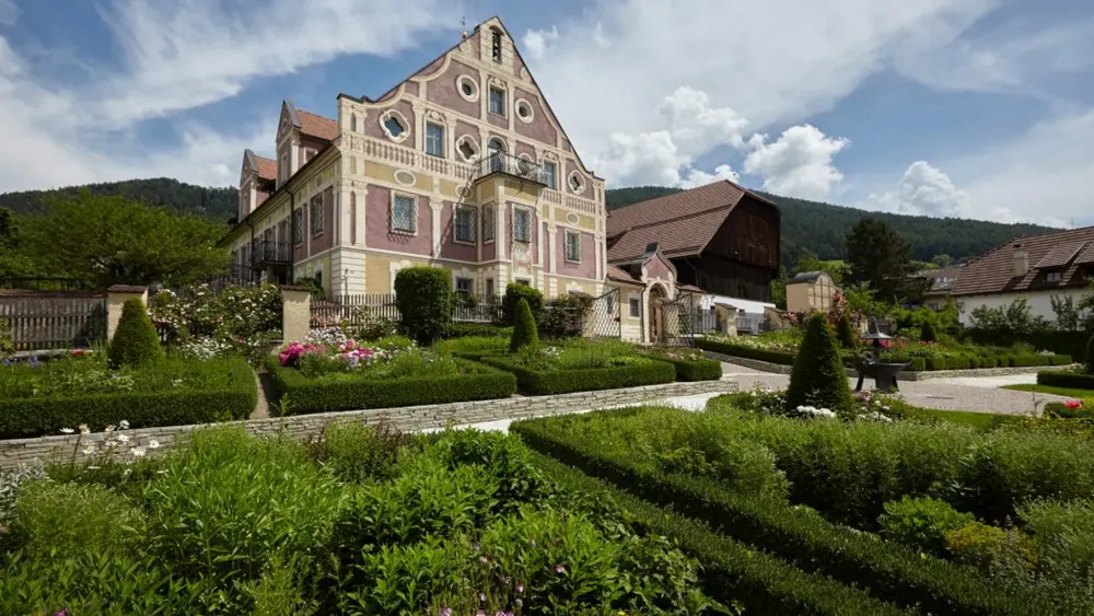 Ansitz Mair am Hof mit Barockgarten