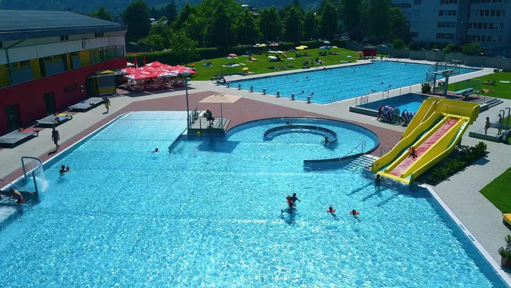 Luftaufnahme des Freibads Kufstein