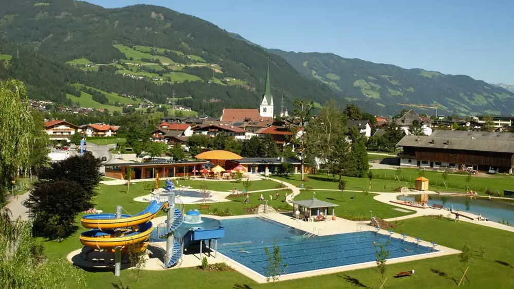 Ausblick auf die Anlage der Badewelt Stumm