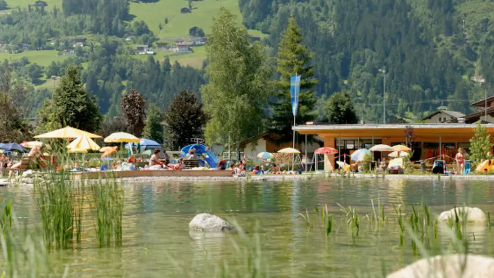 Naturschwimmteich in der Badewelt Stumm