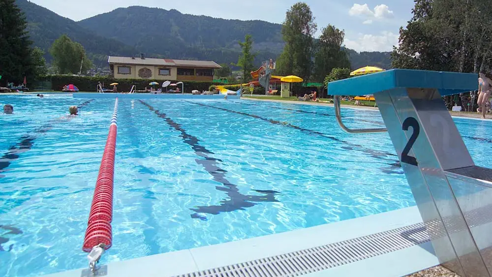 Schwimmerbecken im Freischwimmbad Plitsch Platsch