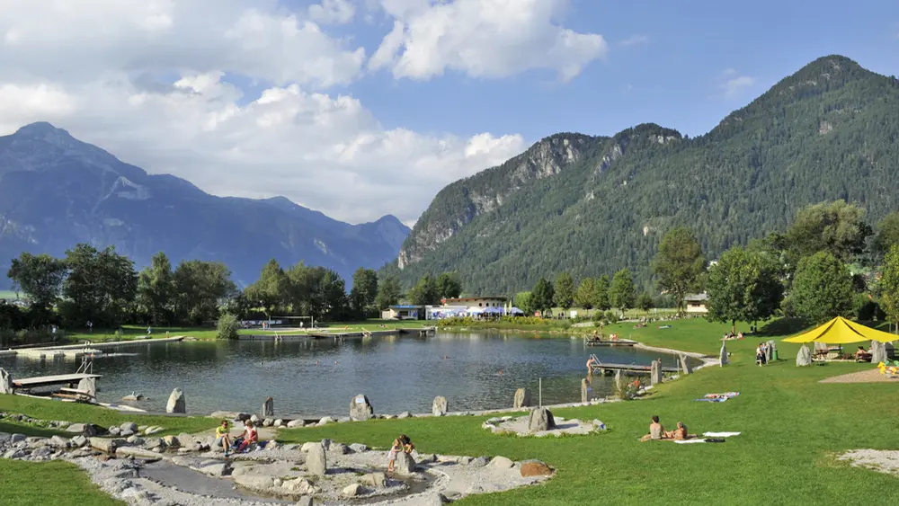 Blick auf den Badesee Schlitters