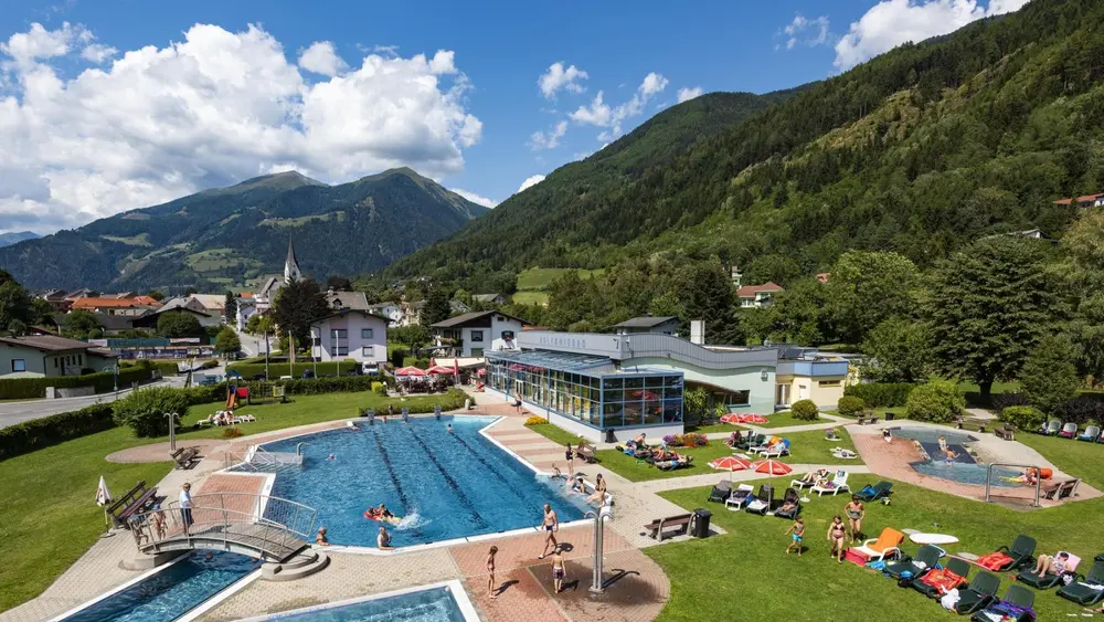 Blick auf das Erlebnisbad Obervellach