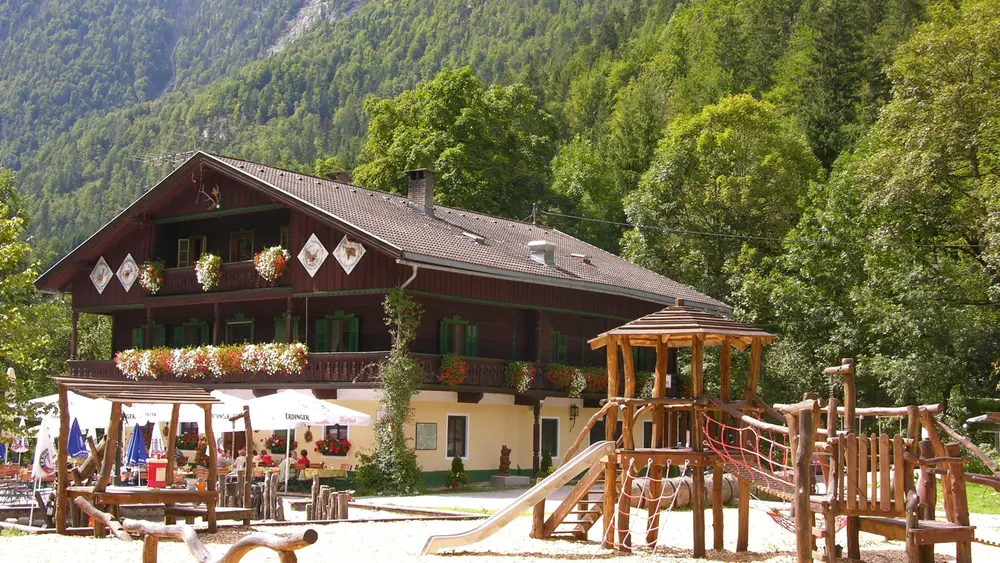 Brandenberger Kaiserhaus im Sommer an der Kaiserklamm