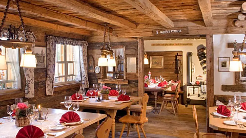 Urige Gemütlichkeit im Restaurant Walser Stuba