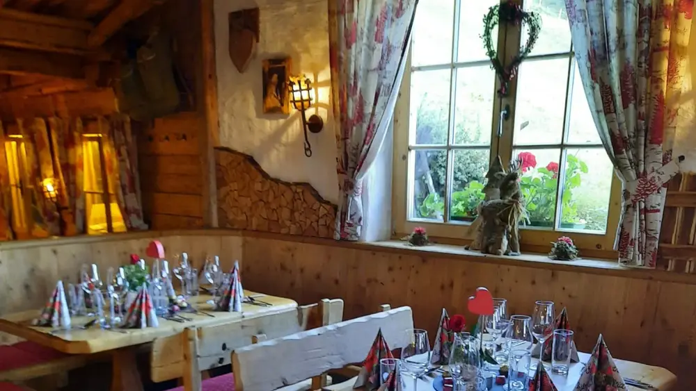 Innenbereich der Schiestl's Sunalm