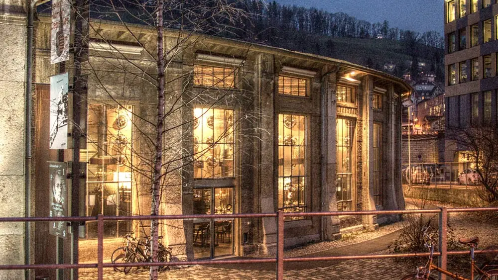 Außenansicht der historischen Lokremise in St. Gallen