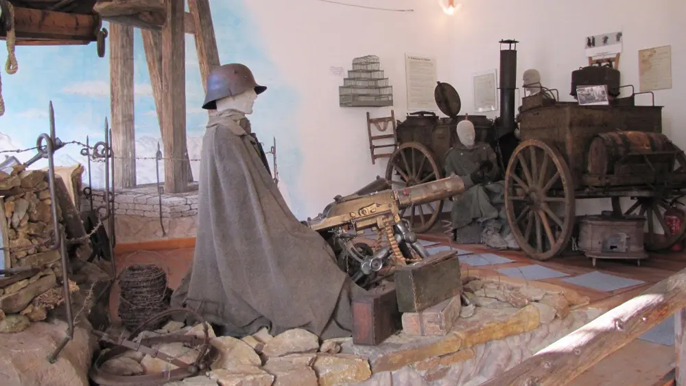 Ausstellungsraum im Museum des Weißen Krieges in Peio