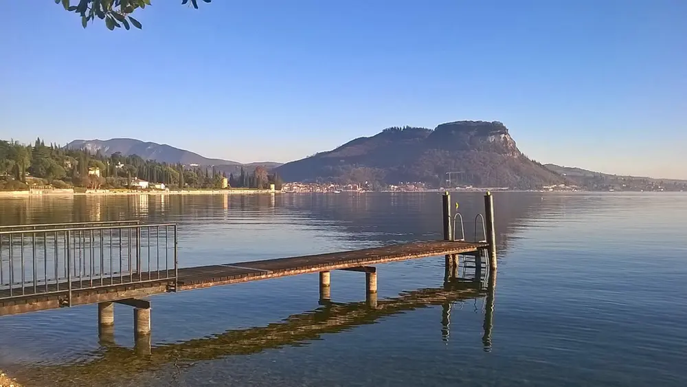Blick auf den Rocca di Garda am Gardasee