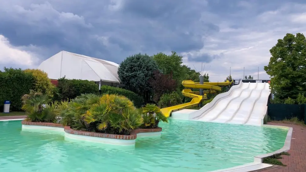 Das Le Ninfee del Garda bietet eine große Rutschanlage